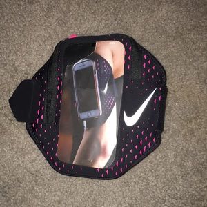 Nike arm band